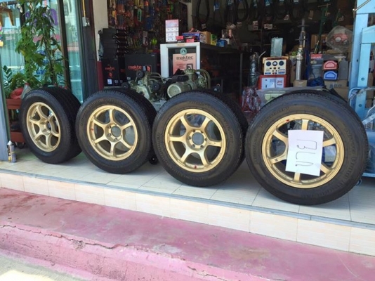 ขายแม็กพร้อมยาง 1 ชุด