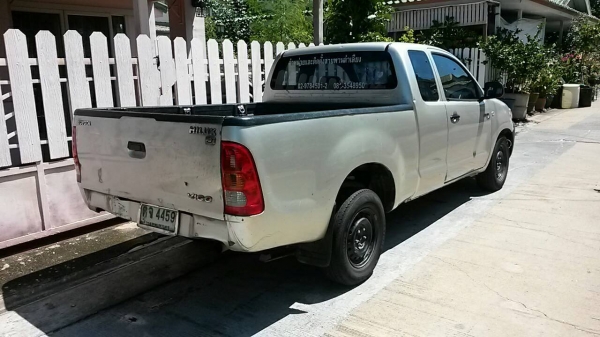 วีโก้แค็ปปี05เครื่อง2500ccมือเดียวเครื่องดีคัชซีสวยติดต่อ0863604056