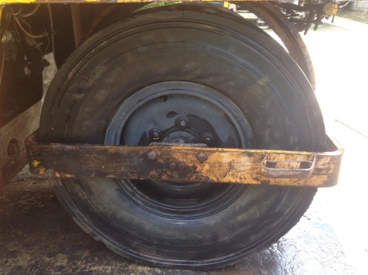 ขายรถบดล้อยางสภาพพร้อมใช้งานครับ ไม่ต้องทำอะไรอีก ขาย 85000 บาท