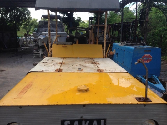 ขายรถบดล้อยางสภาพพร้อมใช้งานครับ ไม่ต้องทำอะไรอีก ขาย 85000 บาท