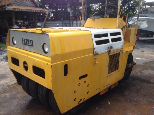 ขายรถบดล้อยางสภาพพร้อมใช้งานครับ ไม่ต้องทำอะไรอีก ขาย 85000 บาท