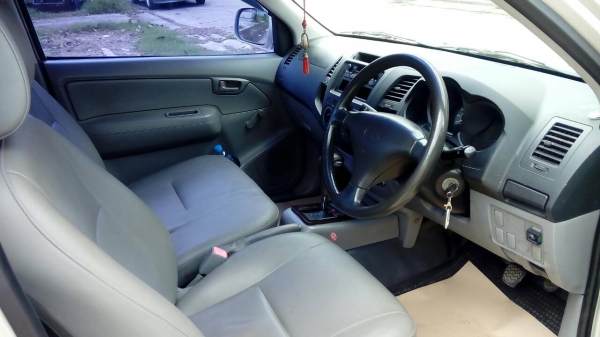 วีโก้วางJเนียนๆราคาขายตัดครับ(รถมือเดียวตั้งแต่ป้ายแดงเลยครับ)