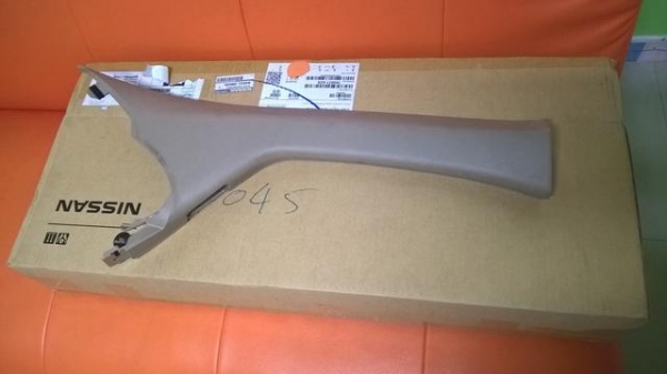 กาบพลาสติกเสากระจกหน้าขวา NAVARA