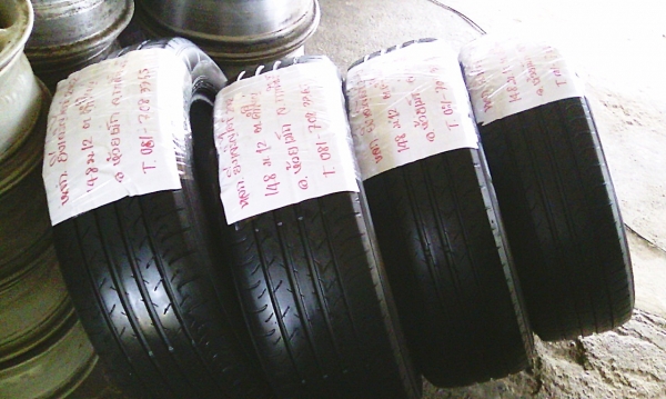 ยางขอบ18 ดันล็อป 225-60-R18ลงพื้นปลายปี13 (4เส้น 4,600บ)