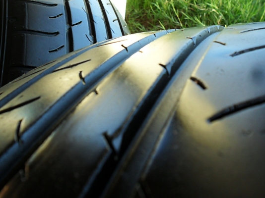 ยางขอบ18 ดันล็อป 225-60-R18ลงพื้นปลายปี13 (4เส้น 4,600บ)