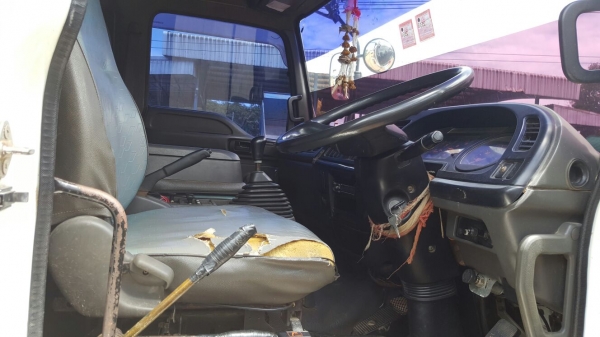 รถอีซุซุ 10 ล้อดั้ม FXZ 270 แรงม้า ปี 49.    สนใจติดต่อ  081 - 6079515