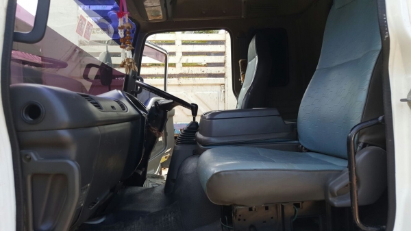 รถอีซุซุ 10 ล้อดั้ม FXZ 270 แรงม้า ปี 49.    สนใจติดต่อ  081 - 6079515