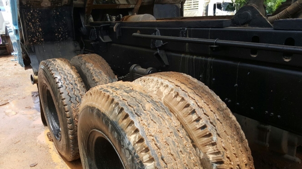 รถอีซุซุ 10 ล้อดั้ม FXZ 270 แรงม้า ปี 49.    สนใจติดต่อ  081 - 6079515