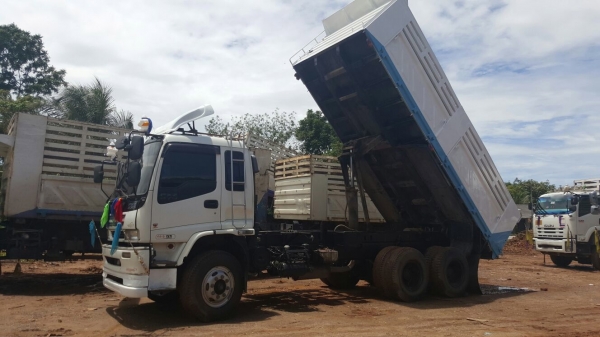 รถอีซุซุ 10 ล้อดั้ม FXZ 270 แรงม้า ปี 49.    สนใจติดต่อ  081 - 6079515