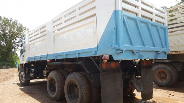 รถอีซุซุ 10 ล้อดั้ม FXZ 270 แรงม้า ปี 49.    สนใจติดต่อ  081 - 6079515