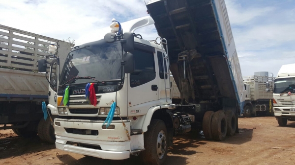 รถอีซุซุ 10 ล้อดั้ม FXZ 270 แรงม้า ปี 49.    สนใจติดต่อ  081 - 6079515