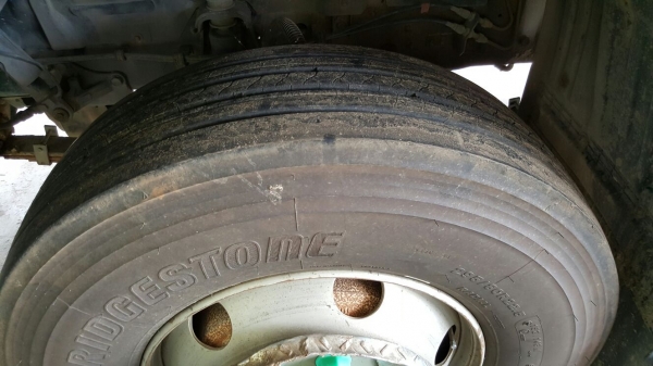 รถอีซุซุ 10 ล้อดั้ม FXZ 270 แรงม้า ปี 49.    สนใจติดต่อ  081 - 6079515