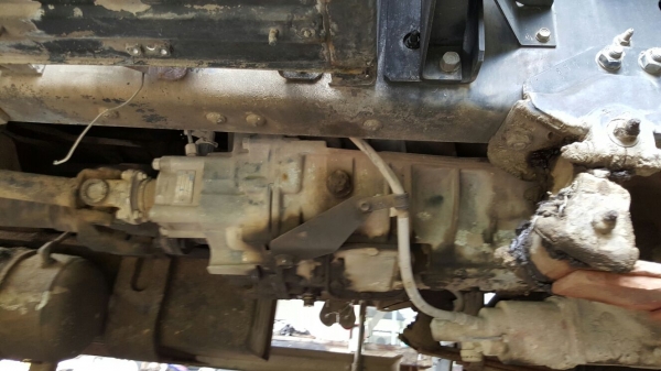 รถอีซุซุ 10 ล้อดั้ม FXZ 270 แรงม้า ปี 49.    สนใจติดต่อ  081 - 6079515