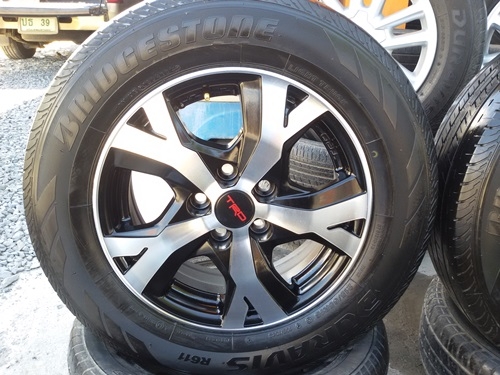 ขายล้อTOYOTA Vigo TRD 16 พร้อมยาง ปี 14 4 ล้อ ขายล้อTOYOTA Vigo TRD 16 พร้อมยาง ปี 14 4 ล้อ