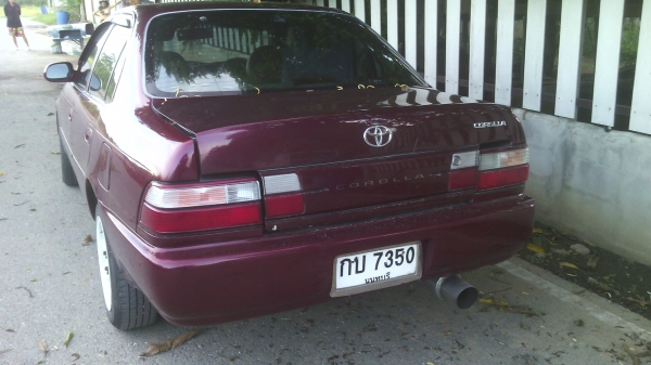 ขายรถเก๋งโตโยต้า3ห่วง  เล่มพร้อมโอนรถพร้อมใช้แอร์เย็นสีสวยราคาต่อรองได้