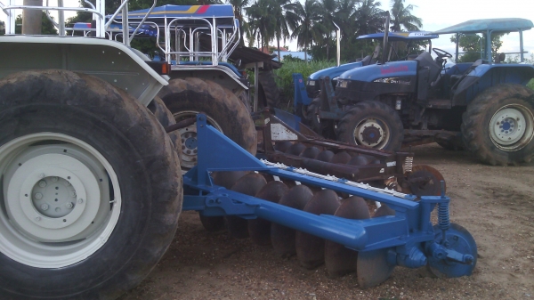 ขายรถไถฟอรด์6610  เพลาเดียว รุ่น3ปั๊มกลม   ไอดีโต  หัวฉีดเตี้ย  แท้ สวยพร้อมใช้งานมีทะเบียน 0810076640