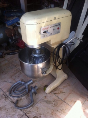 เครื่องตีแป้ง marit ตะก้อ อุปกรณ์ครบ ราคา 14,000 ราคาต่อรองได้