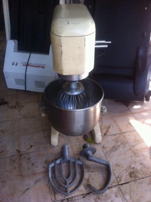 เครื่องตีแป้ง marit ตะก้อ อุปกรณ์ครบ ราคา 14,000 ราคาต่อรองได้