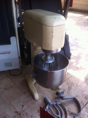 เครื่องตีแป้ง marit ตะก้อ อุปกรณ์ครบ ราคา 14,000 ราคาต่อรองได้