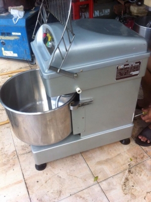 เครื่องตีแป้ง LKK 17,000&amp; ไฟ 380 v ราคาต่อรองได้