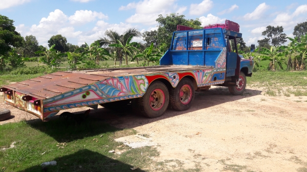 ขายรถอีซูซุ 10ล้อ หัวยาวเทเลอร์ท้ายลาด  มีภาพวีดีโอ ( ราคา 288,000 บาท )  เครื่อง 6BB1-145 แรงม้า รถสภาพพร้อมใช้งาน ทะเบียนพร้อมโอน  โทร 081-9972972 089-8451778