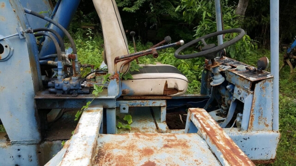 ขาย รถคีบอ้อย 6 ล้อประกอบ สภาพใช้งานได้ดี ใช้คีบอ้อยอยู่ทุกปี เครื่อง EH700 168 แรงม้า ปั้มดี ยางดี ตัวคีบแข็งแรง ราคาคุยกันได้ครับ ขาย รถคีบอ้อย 6 ล้อประกอบ สภาพใช้งานได้ดี ใช้คีบอ้อยอยู่ทุกปี เครื่อง EH700 168 แรงม้า ปั้มดี ยางดี ตัวคีบแข็งแรง ราคาคุยกันได้ครับ