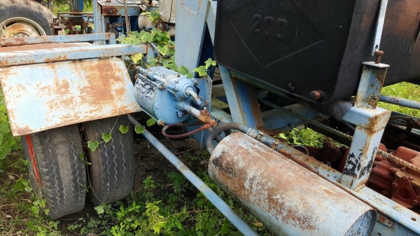 ขาย รถคีบอ้อย 6 ล้อประกอบ สภาพใช้งานได้ดี ใช้คีบอ้อยอยู่ทุกปี เครื่อง EH700 168 แรงม้า ปั้มดี ยางดี ตัวคีบแข็งแรง ราคาคุยกันได้ครับ ขาย รถคีบอ้อย 6 ล้อประกอบ สภาพใช้งานได้ดี ใช้คีบอ้อยอยู่ทุกปี เครื่อง EH700 168 แรงม้า ปั้มดี ยางดี ตัวคีบแข็งแรง ราคาคุยกันได้ครับ