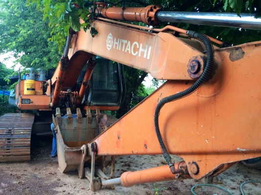 ขายด่วน  รถแบคโฮ HITACHI EX 200- 3  สภาพดีมากเดิมๆ  พร้อมใช้งาน  เอกสารชุดจดทะเบียน