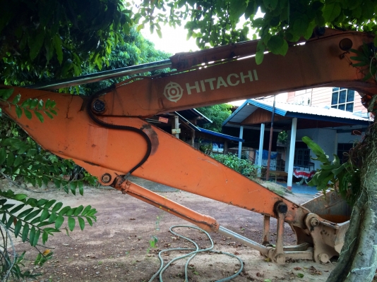 ขายด่วน  รถแบคโฮ HITACHI EX 200- 3  สภาพดีมากเดิมๆ  พร้อมใช้งาน  เอกสารชุดจดทะเบียน