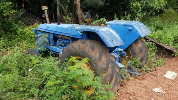 ขายตามสภาพ รถไถ JOHN DEERE รุ่นเก่า เครื่องสตาร์ทติดใช้งานได้ อุปกรณ์มีผานดันหน้า กับผาน 7 จอดไว้นานยางแบนหมดแล้วครับ ราคาต่อรองได้นิดหน่อย ขายตามสภาพ รถไถ JOHN DEERE รุ่นเก่า เครื่องสตาร์ทติดใช้งานได้ อุปกรณ์มีผานดันหน้า กับผาน 7 จอดไว้นานยางแบนหมดแล้วครับ ราคาต่อรองได้นิดหน่อย