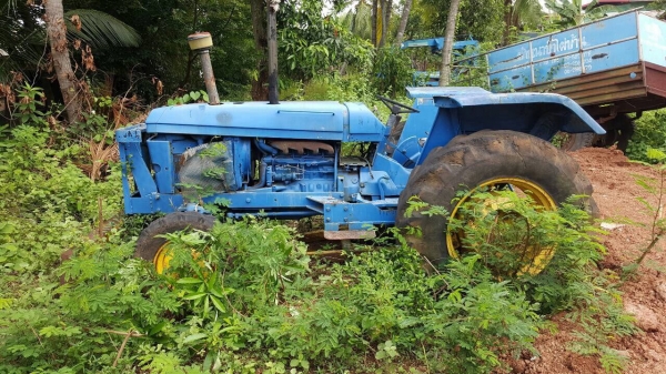 ขายตามสภาพ รถไถ JOHN DEERE รุ่นเก่า เครื่องสตาร์ทติดใช้งานได้ อุปกรณ์มีผานดันหน้า กับผาน 7 จอดไว้นานยางแบนหมดแล้วครับ ราคาต่อรองได้นิดหน่อย ขายตามสภาพ รถไถ JOHN DEERE รุ่นเก่า เครื่องสตาร์ทติดใช้งานได้ อุปกรณ์มีผานดันหน้า กับผาน 7 จอดไว้นานยางแบนหมดแล้วครับ ราคาต่อรองได้นิดหน่อย