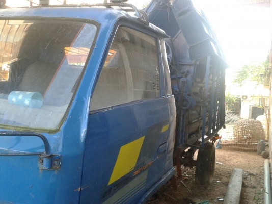 ขายรถนวดข้าวตู้ 6 ฟุต เครื่อง. isuzu 100 แรง