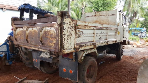 ขาย 6 ล้อดั้ม HINO KM310 วางเครื่อง 117 แรงม้า คัสซีสวยตลอดเส้น เฟืองท้าย F พวงมาลัยพาวเวอร์ ทะเบียนเต็มพร้อมโอน