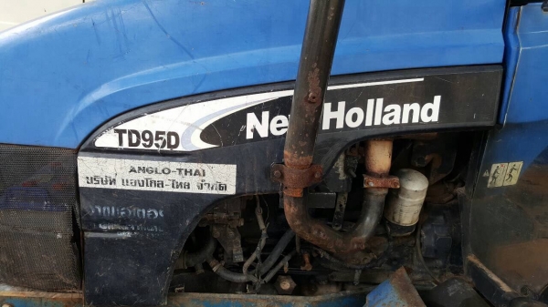 ขายรถไถ New Holland TD95D เอกสารเล่มทะเบียนครบ อุปกรณ์มีผานดันหน้า และผาน 6 ราคาต่อรองได้ครับ ขายรถไถ New Holland TD95D เอกสารเล่มทะเบียนครบ อุปกรณ์มีผานดันหน้า และผาน 6 ราคาต่อรองได้ครับ