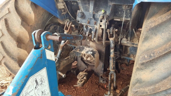 ขายรถไถ New Holland TD95D เอกสารเล่มทะเบียนครบ อุปกรณ์มีผานดันหน้า และผาน 6 ราคาต่อรองได้ครับ ขายรถไถ New Holland TD95D เอกสารเล่มทะเบียนครบ อุปกรณ์มีผานดันหน้า และผาน 6 ราคาต่อรองได้ครับ