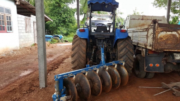 ขายรถไถ New Holland TD95D เอกสารเล่มทะเบียนครบ อุปกรณ์มีผานดันหน้า และผาน 6 ราคาต่อรองได้ครับ ขายรถไถ New Holland TD95D เอกสารเล่มทะเบียนครบ อุปกรณ์มีผานดันหน้า และผาน 6 ราคาต่อรองได้ครับ