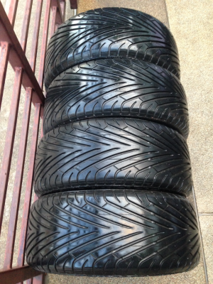 ยาง Linglong 245 45 18 ปี14 ดอกเต็ม ไม่มีปะ ใช้ได้อีกหลายปี