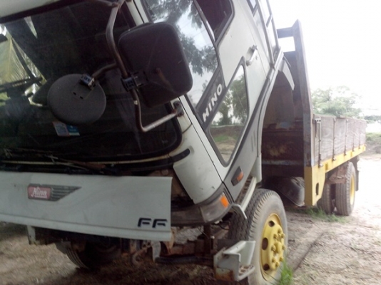 ขายรถบรรทุกหกล้อฮีโนFF3H เครื่อง 195 แรงม้า