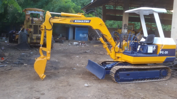ขายรถขุดแบคโฮ KOMATSU PC20-3 เก่านอกแท้ญี่ปุ่นมีเอกสารแจ้งจำหน่ายอินวอย-ไม่เคยใช้งานในไทยครับ
