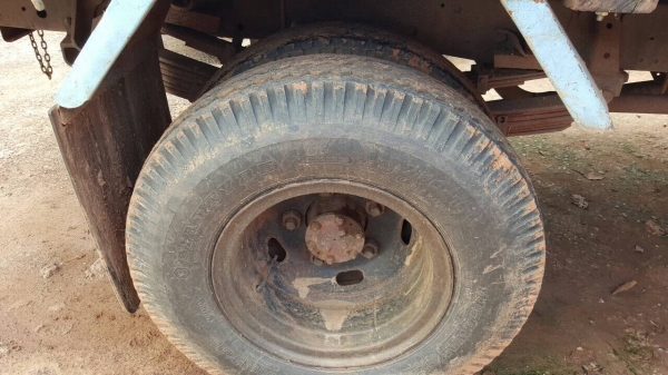 ขาย 6 ล้อ ISUZU เครื่อง 4BC2 100 แรงม้า คัสซีสวยตลอดเส้น คอกเหล็กพร้อมบรรทุก ทะเบียนพร้อมโอน