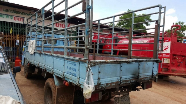 ขาย 6 ล้อ ISUZU เครื่อง 4BC2 100 แรงม้า คัสซีสวยตลอดเส้น คอกเหล็กพร้อมบรรทุก ทะเบียนพร้อมโอน