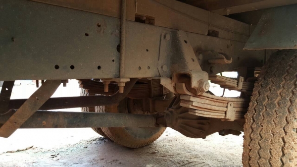 ขาย 6 ล้อ ISUZU เครื่อง 4BC2 100 แรงม้า คัสซีสวยตลอดเส้น คอกเหล็กพร้อมบรรทุก ทะเบียนพร้อมโอน