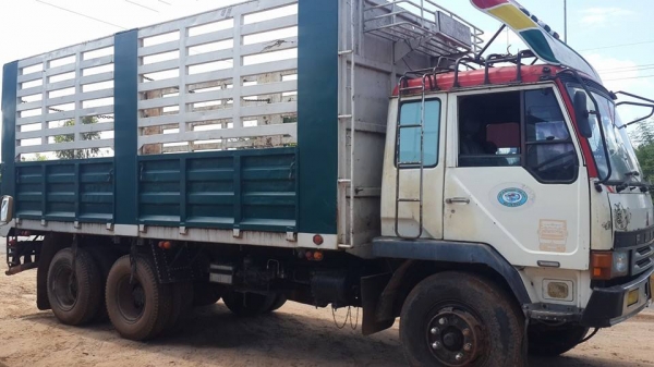 ขาย10ล้อ1เพลาร่องคอกเหล็กFUSO210 ปี44แชชซีสวยเครื่องดี พ.เพาเวอร์เบรคทิ๊ฟฟี่ระบบแอร์ ช่วงล่างใหญ่ ภายในครบ