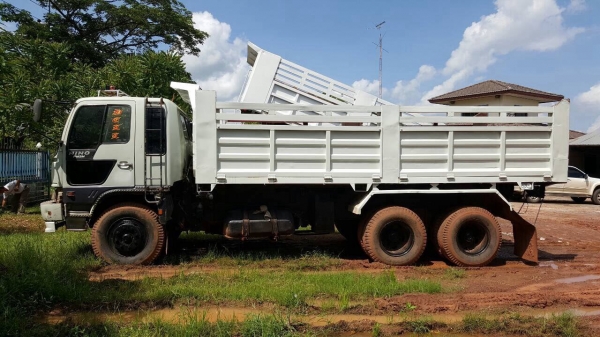 ขาย 10 ล้อดั้ม HINO FM3M เครื่องเดิม M10C 240 แรงม้า เกียร์เดิม สโลว์เดิม คัสซีสวยตลอดเส้น ทะเบียนพร้อมโอน