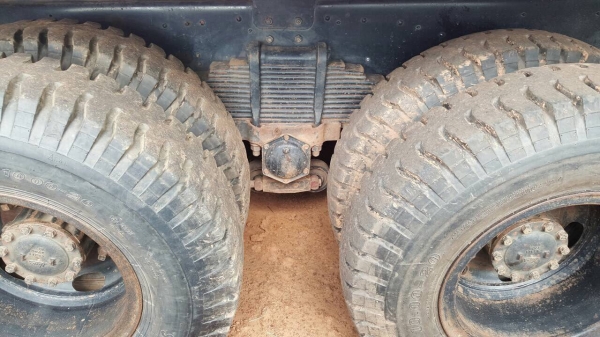 ขาย 10 ล้อดั้ม อู่สหกิจคอกเกษตร HINO MEGA 320 ปี 47 คัสซีสวยตลอดเส้น เครื่องเดิม เกียร์เดิม มีระบบลำโพงลากพ่วง ยางเต็ม แอร์เย็น ทะเบียนพร้อมโอน