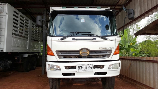 ขาย 10 ล้อดั้ม อู่สหกิจคอกเกษตร HINO MEGA 320 ปี 47 คัสซีสวยตลอดเส้น เครื่องเดิม เกียร์เดิม มีระบบลำโพงลากพ่วง ยางเต็ม แอร์เย็น ทะเบียนพร้อมโอน