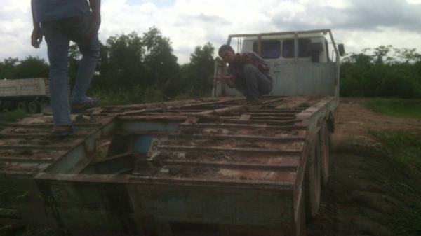 ขายรถบรรทุก 10 ล้อเทรลเลอร์ HINO FM227 ใส่เครื่อง UD320 แรงม้า 2 เพลา ราคา 650000