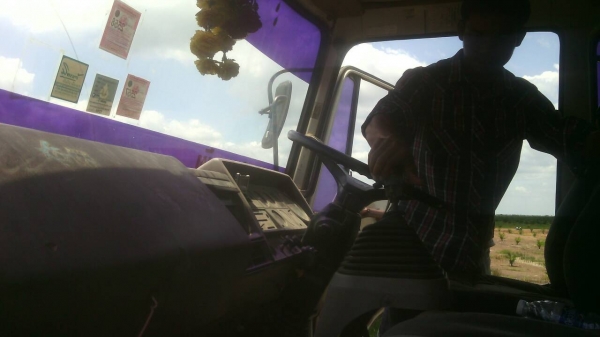 ขายรถบรรทุก 10 ล้อเทรลเลอร์ HINO FM227 ใส่เครื่อง UD320 แรงม้า 2 เพลา ราคา 650000