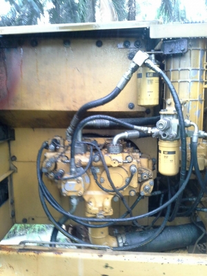 ขายรถแบคโฮ CAT 320C ญี่ปุ่น 17612 ชม.เอกสารอินวอย บุ้งกี๋พร้อมหัวกระแทก ราคา 2000000