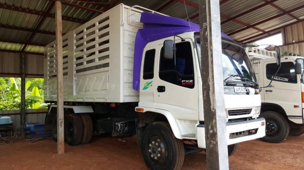 ขายรถ 10 ล้อดั้มสามมิตร คอกเกษตร ISUZU DECA 270 EURO ปี 45 คัสซีสวยตลอดเส้น เครื่องเดิม เกียร์เดิม มีระบบลำโพงลากพ่วง ยางดี ทะเบียนพร้อมโอน